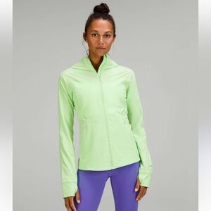 Lululemon Mist Over Windbreaker Scream Green Light Size 2